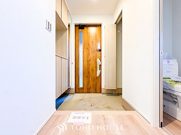 帰り着くたびに洗練されたテイストの空間に迎えられ誇りと喜びを感じる玄関まわりです。