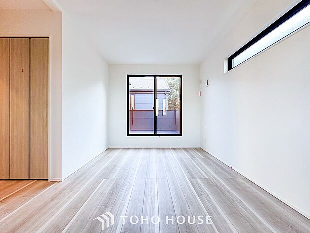 1日の疲れを癒し、心地よく寛げるようゆったりとした広さを確保しています。