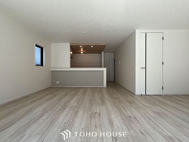 ここにはみんなが集い、食事と楽しい会話が始まるスペース。