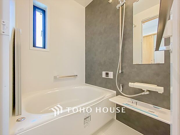 一日の疲れが癒される優雅なバスタイムを堪能できるゆとりあるバスルームです。