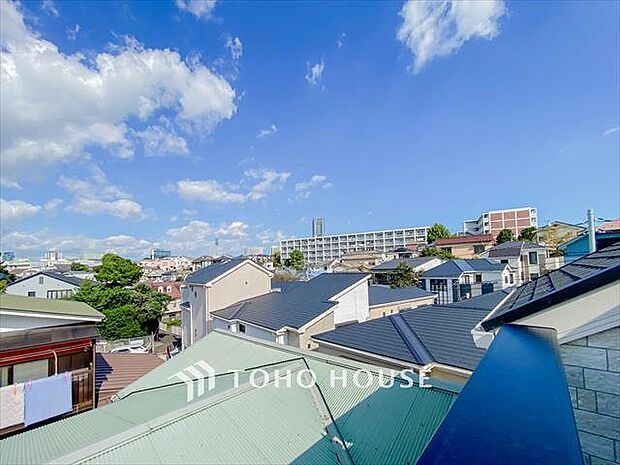 開放的で気持ちの良い眺望と青い空を満喫できます。