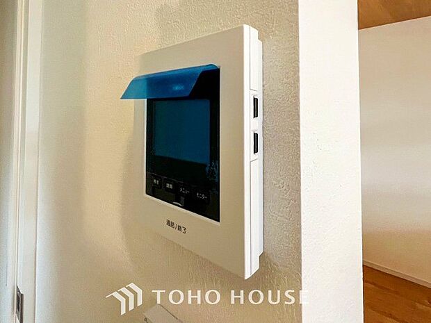 誰が来てもわかる様にモニター付きインターホンを設置。