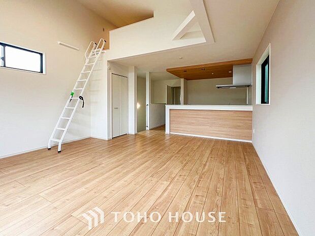 空気感という居心地の良いBGMは、暮らしのステージを彩り、心のやすらぎと満足感を与えてくれます。