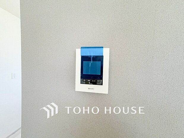 誰が来てもわかる様にモニター付きインターホンを設置。