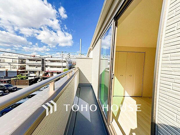 開放的で気持ちの良い眺望と青い空を満喫できます。