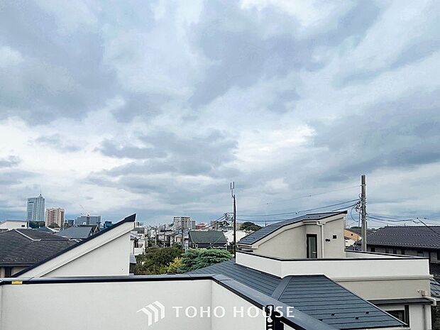 開放的で気持ちの良い眺望と青い空を満喫できます。