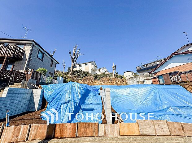 風を感じ青い空から太陽の恵みを感じるロケーション。