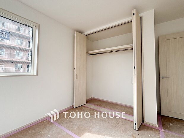 一日の疲れをいやしてくれる主寝室。自分時間を快適に過ごすプライベートルーム。