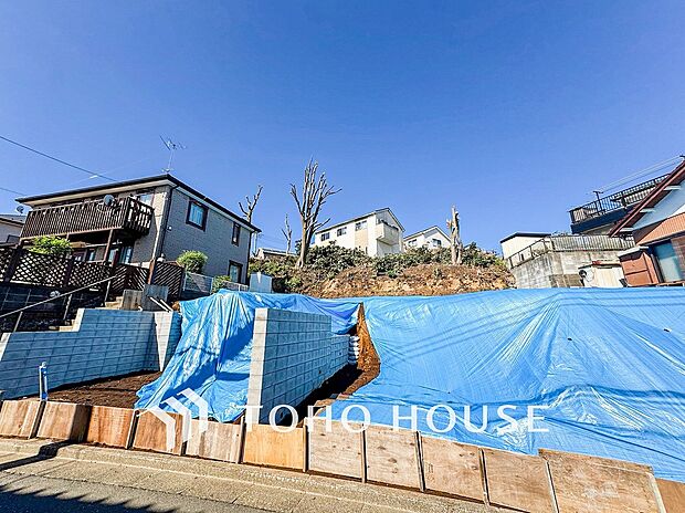 閑静な住宅街の陽当りに恵まれた土地で寛ぎに満ちた生活を。