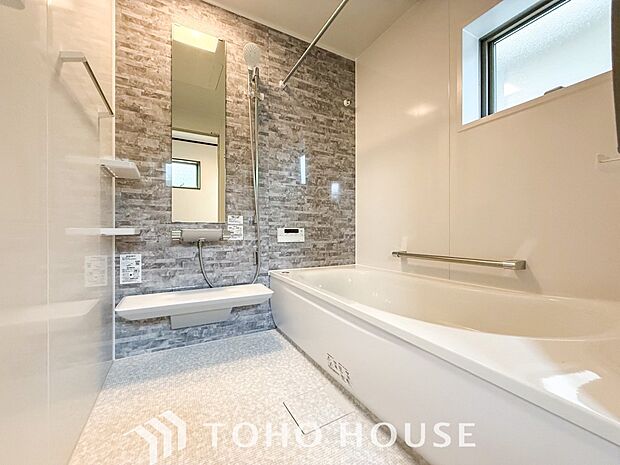 一日の疲れが癒される優雅なバスタイムを堪能できるゆとりあるバスルームです。