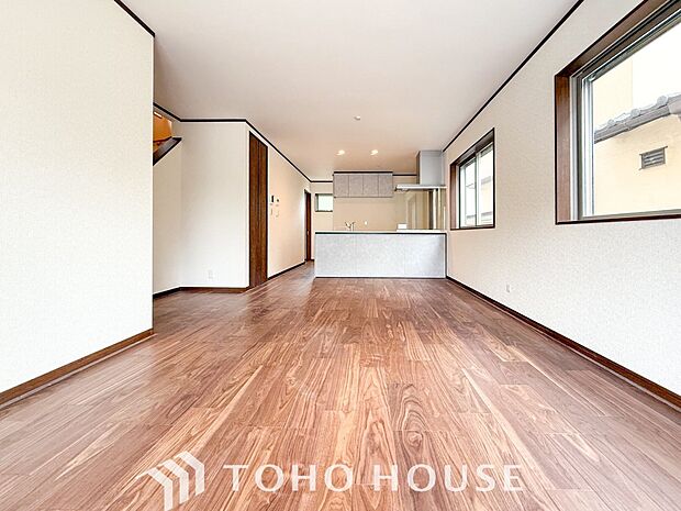 開放感あるリビングダイニング。ご家族とのんびりしたひと時を過ごせますね。