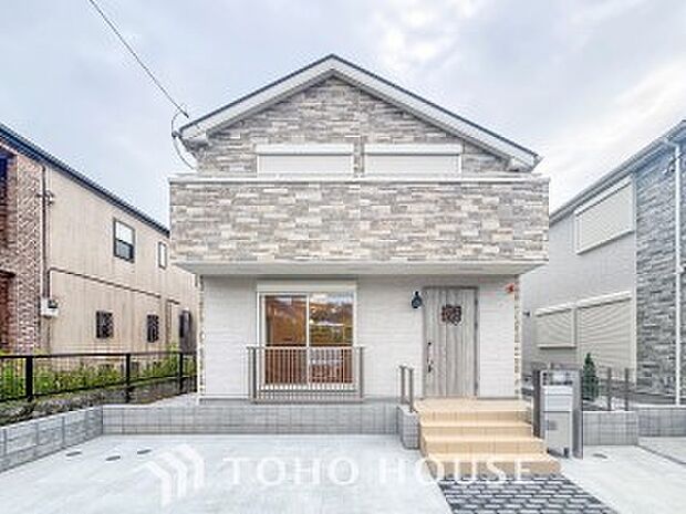 風を感じ青い空から太陽の恵みを感じる温もり溢れる佇まい。