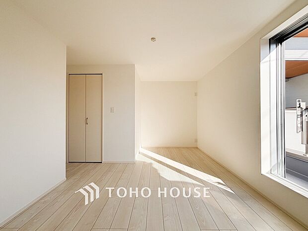 一日の疲れをいやしてくれる主寝室。自分時間を快適に過ごすプライベートルーム。