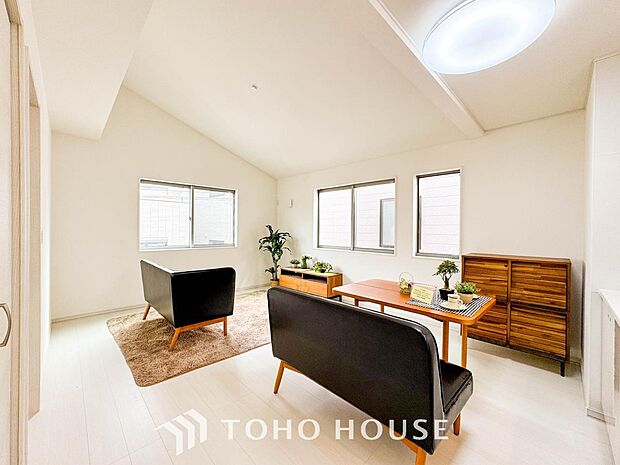 ご家族やお客様との時間など、多くの時を刻む空間。何気なく過ぎる時でさえも上質なひと時に。