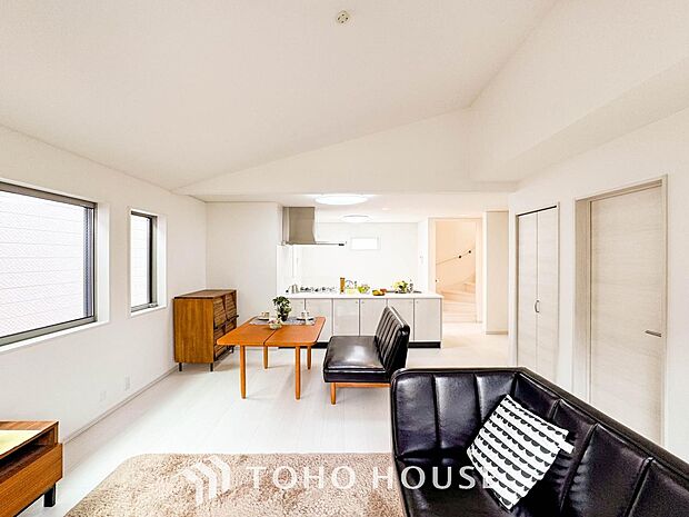 空気感という居心地の良いＢＧＭは、暮らしのステージを彩り、心のやすらぎと満足感を与えてくれます。