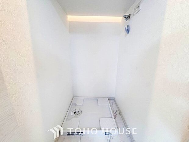 洗濯機を配置しても十分なスペースを確保しております。