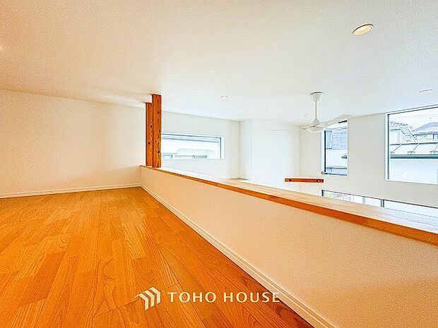 広々したロフトは多目的に使える便利な空間。