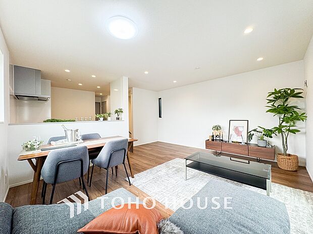 ここにはみんなが集い、食事と楽しい会話が始まるスペース。