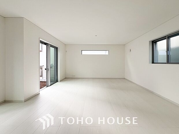 落ち着いた雰囲気に包まれた伸びやかな空間で、ゆったりと家族団らんの時間を過ごせます。