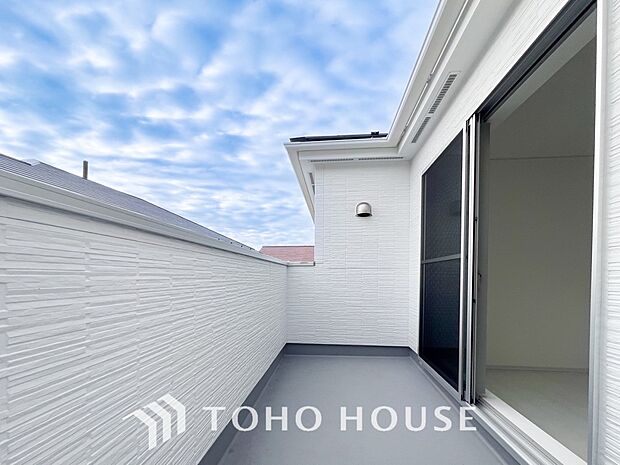 お部屋にも爽やかな風と暖かく柔らかな日差しが差し込み、毎日の暮らしを豊かに彩ります。