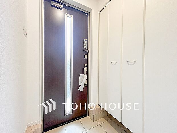 帰り着くたびに洗練されたテイストの空間に迎えられ誇りと喜びを感じる玄関まわりです。