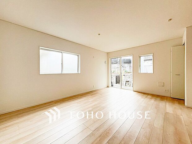 落ち着いた雰囲気に包まれた伸びやかな空間で、ゆったりと家族団らんの時間を過ごせます。