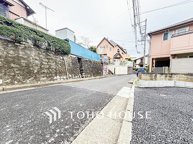 落ち着きのある閑静な住宅街。きっとここからご家族のかけがえのない想い出が作られることでしょう。