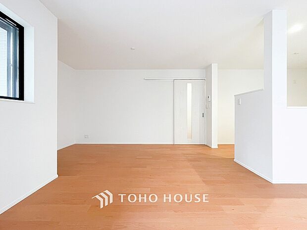 太陽の恵みを一気に受けた明るくあたたかいお住まい。吹きぬける風を感じながら爽やかで風通しの良い暮らし。