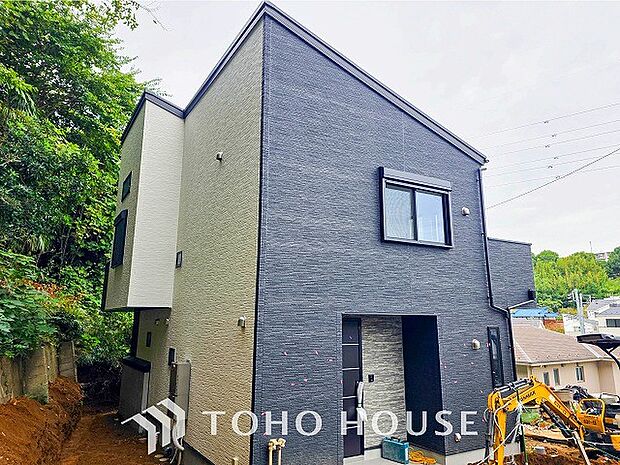 表現された空間は豊かな光と風を纏い、暮らしの時間を豊かにしてくれます。