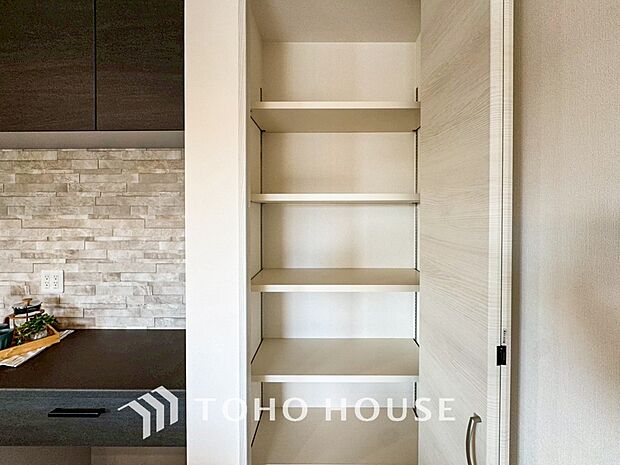 空間を余すところなく有効利用した収納は生活空間をより上質なものにしてくれるでしょう。