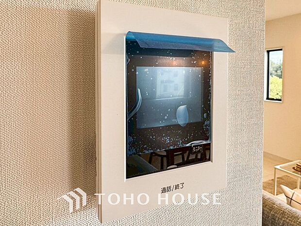 誰が来てもわかる様にモニター付きインターホンを設置。