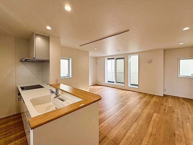 ご家族やお客様との時間など、多くの時を刻む空間。何気なく過ぎる時でさえも上質なひと時に。