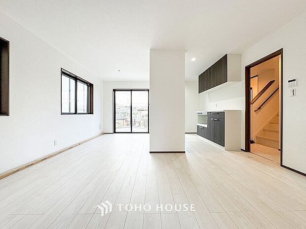 空気感という居心地の良いBGMは、暮らしのステージを彩り、心のやすらぎと満足感を与えてくれます。