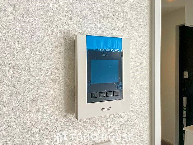 誰が来てもわかる様にモニター付きインターホンを設置。