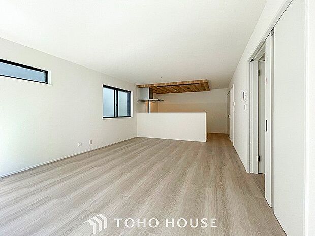 ここにはみんなが集い、食事と楽しい会話が始まるスペース。