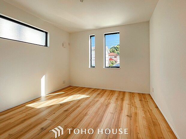 一日の疲れをいやしてくれる主寝室。自分時間を快適に過ごすプライベートルーム。