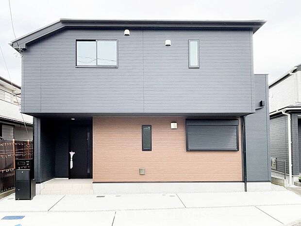 表現された空間は豊かな光と風を纏い、暮らしの時間を豊かにしてくれます。