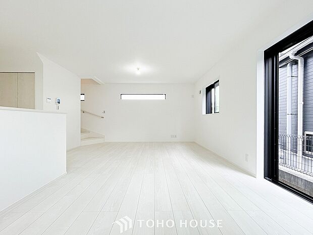 やわらかな陽射しがふりそそぎ、ゆったりした時間が流れる室内。