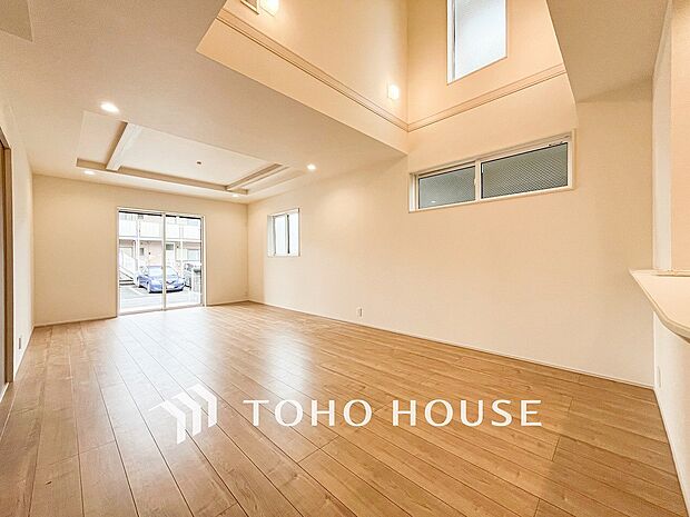 落ち着いた雰囲気に包まれた伸びやかな空間で、ゆったりと家族団らんの時間を過ごせます。