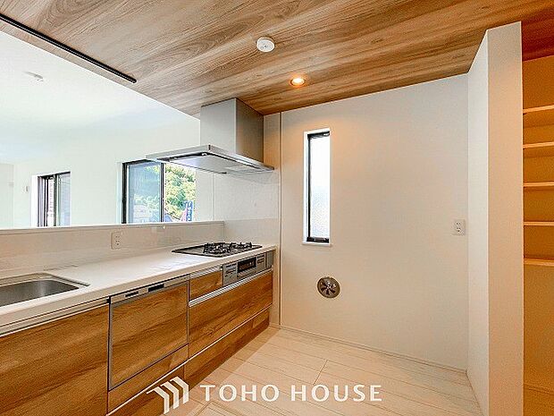 家族の健康を支えるキッチン。毎日使う場所だから気持よく使えて、居心地の良い空間に。