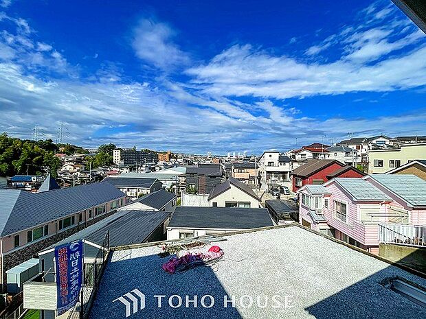 開放的で気持ちの良い眺望と青い空を満喫できます。