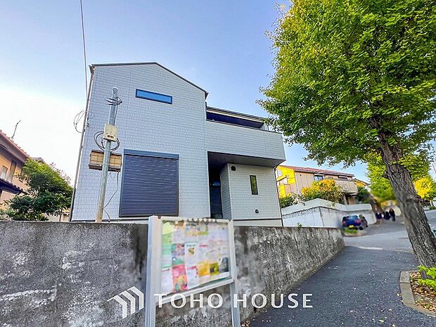 表現された空間は豊かな光と風を纏い、暮らしの時間を豊かにしてくれます。