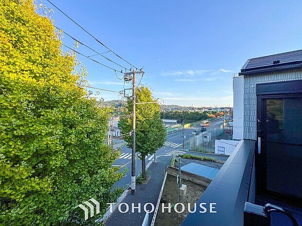 開放的で気持ちの良い眺望と青い空を満喫できます。