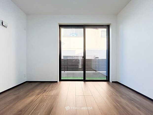 1日の疲れを癒し、心地よく寛げるようゆったりとした広さを確保しています。