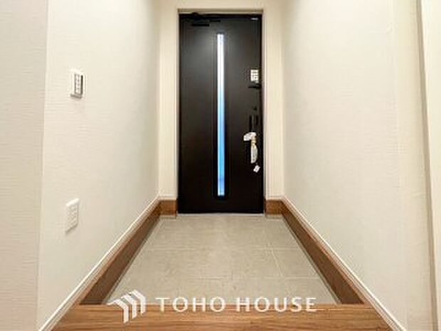 帰り着くたびに洗練されたテイストの空間に迎えられ誇りと喜びを感じる玄関まわりです。