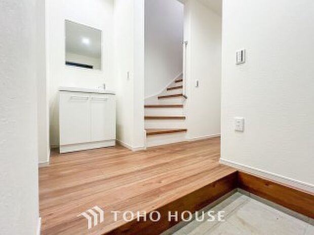 やわらかな陽射しがふりそそぎ、ゆったりした時間が流れる室内。