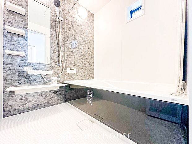 一日の疲れが癒される優雅なバスタイムを堪能できるゆとりあるバスルームです。