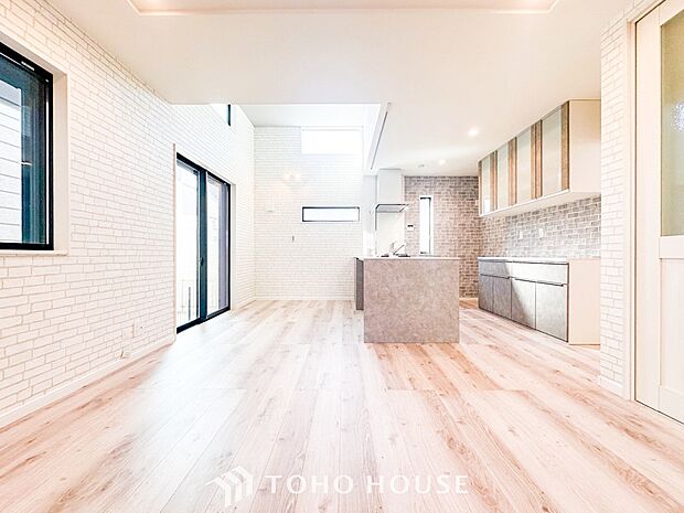 ここにはみんなが集い、食事と楽しい会話が始まるスペース。