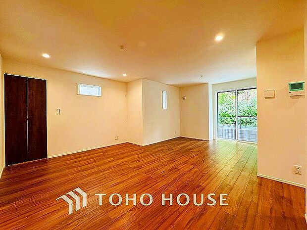 落ち着いた雰囲気に包まれた伸びやかな空間で、ゆったりと家族団らんの時間を過ごせます。