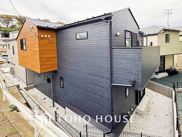 閑静な住宅街の一角、ひと時のくつろぎが生まれ、ゆっくりと愛着が育まれていきます。